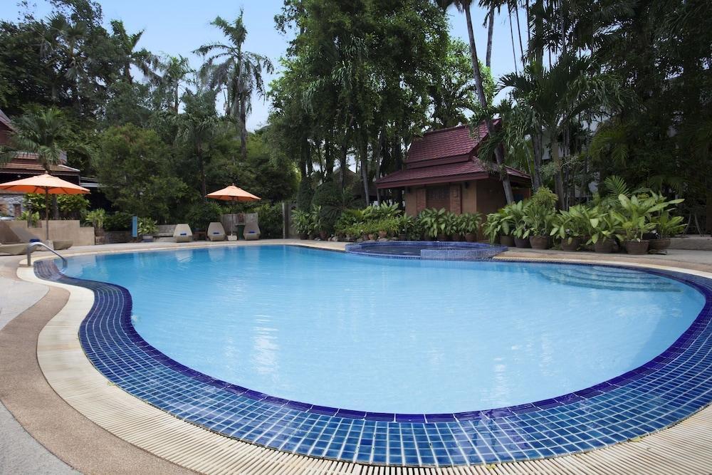 ซาฟารี บีช โฮเทล - SHA Extra Plus Patong ภายนอก รูปภาพ