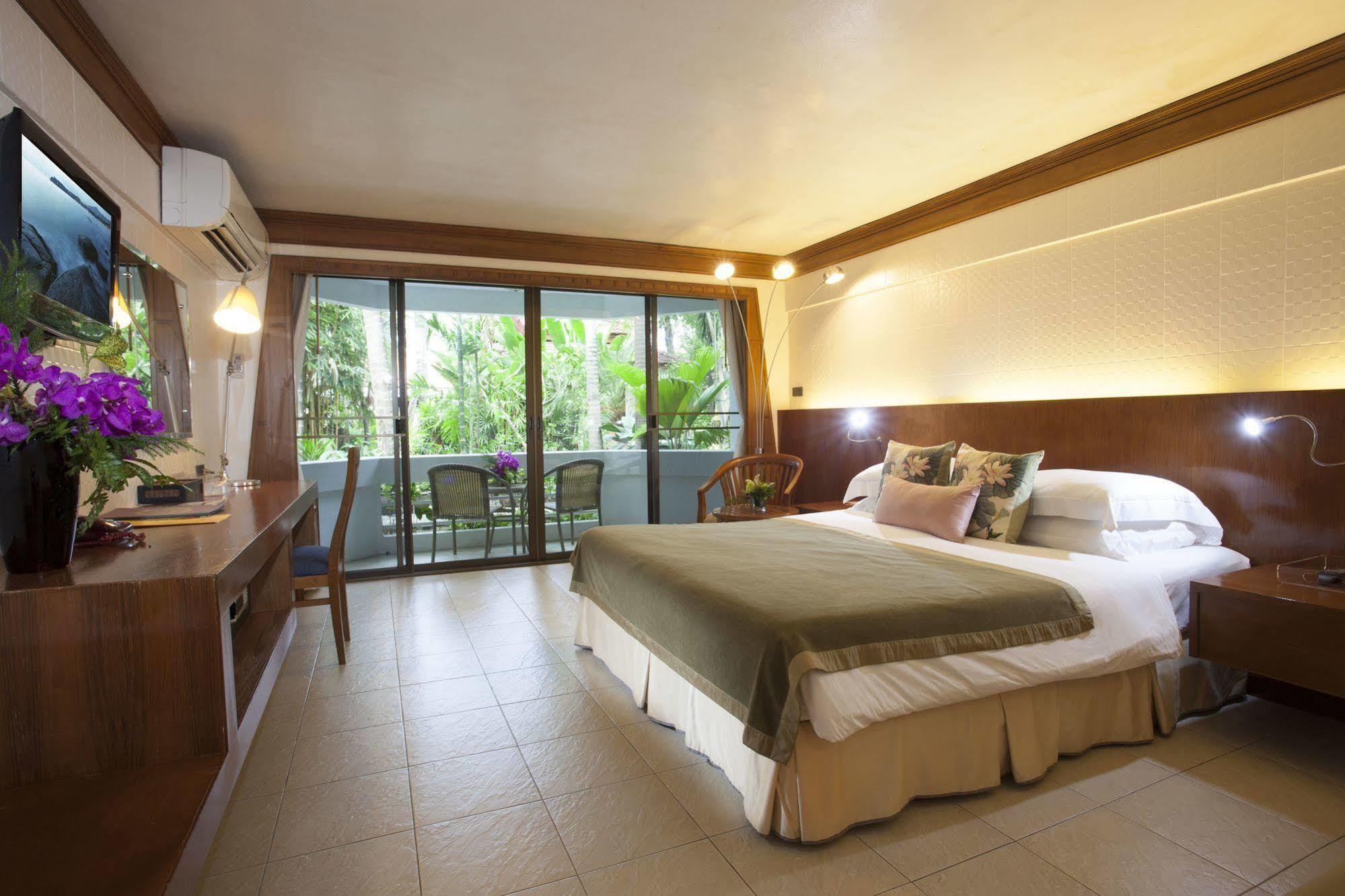 ซาฟารี บีช โฮเทล - SHA Extra Plus Patong ภายนอก รูปภาพ
